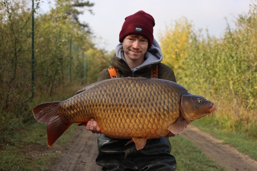 Ed Newall, 37lb 8oz, Billy's, 27/09/2025