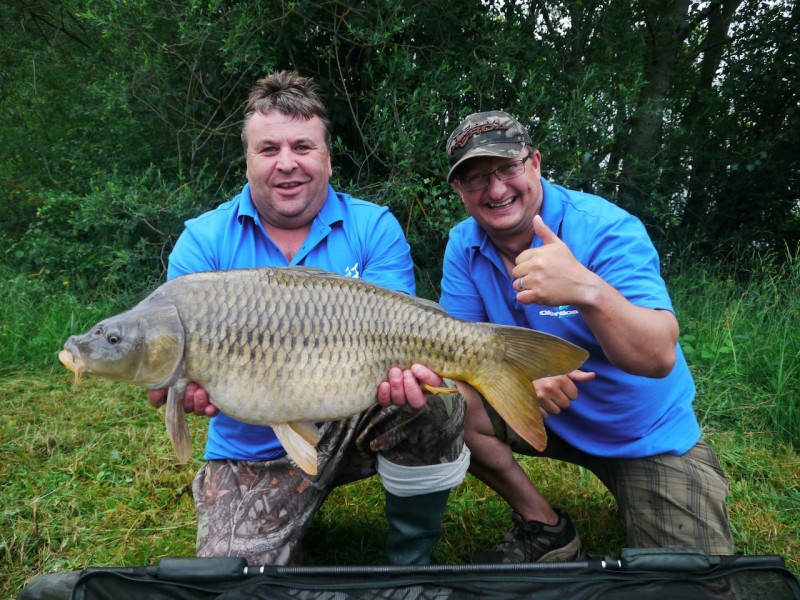 Gary & Danny Fairbrass with a 22lb Common