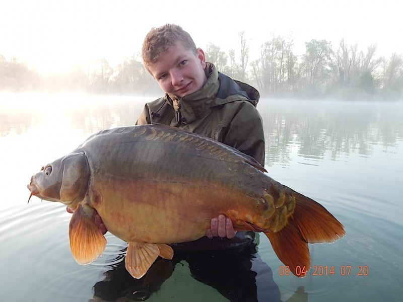 Mike with a 32.07lb mirror