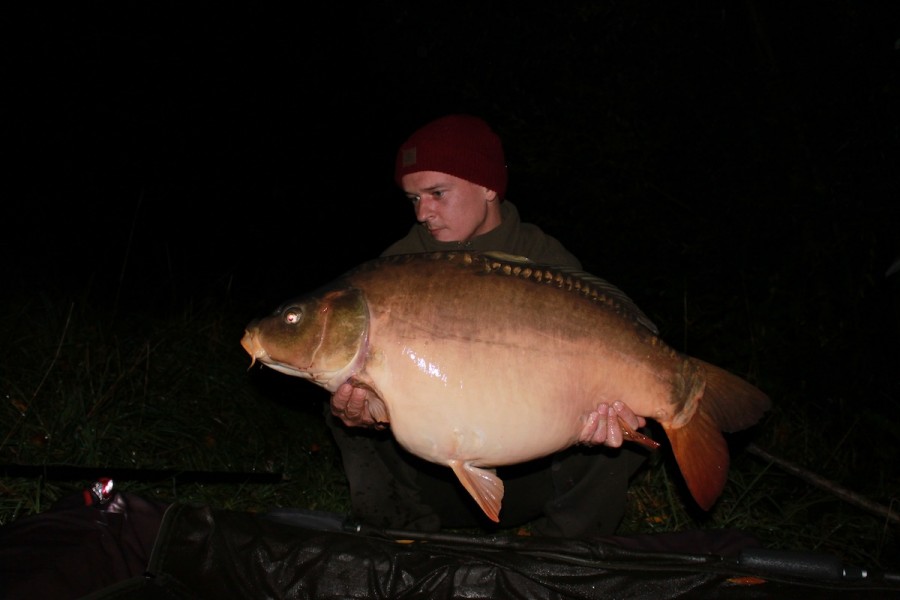 A typical chunky road lake mirror