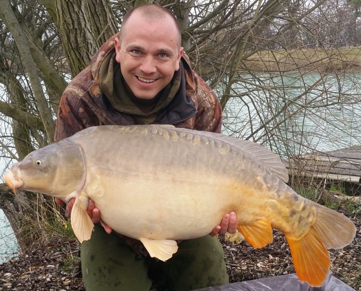 mat with a 30 lbs mirror