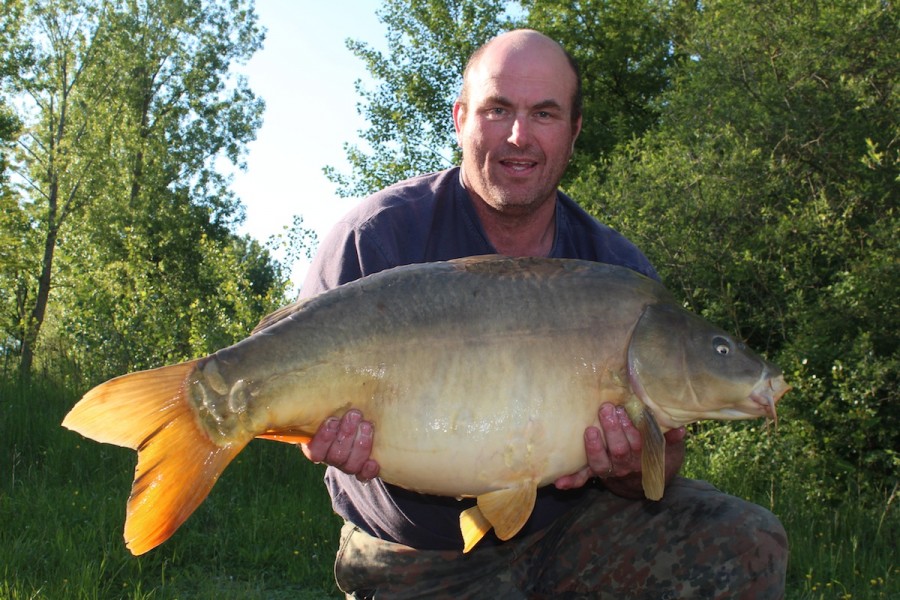 Rory with a 36lbs mirror