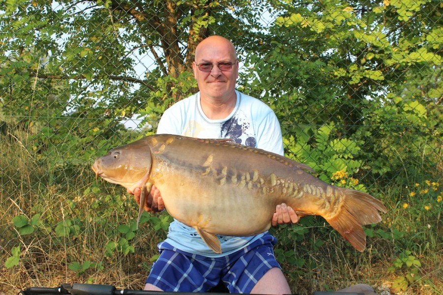 Garry with Toffee's Lin first  time over 40lbs