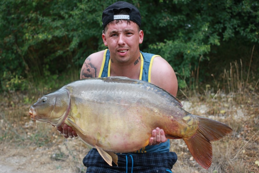 chris with Frankie at 41.04lb mirror