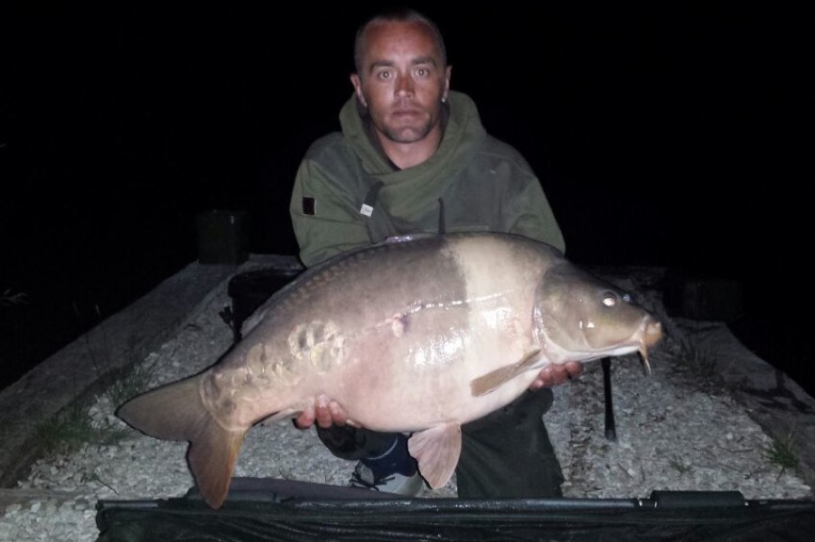 Lee with his 30lbs mirror