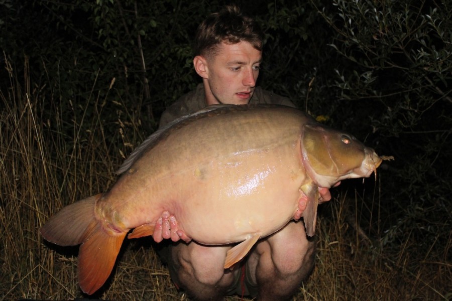 jamie and a 35lbs14oz mirror