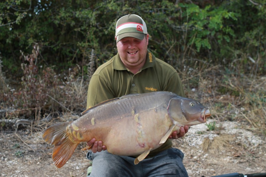 Darren with a 36lbs mirror