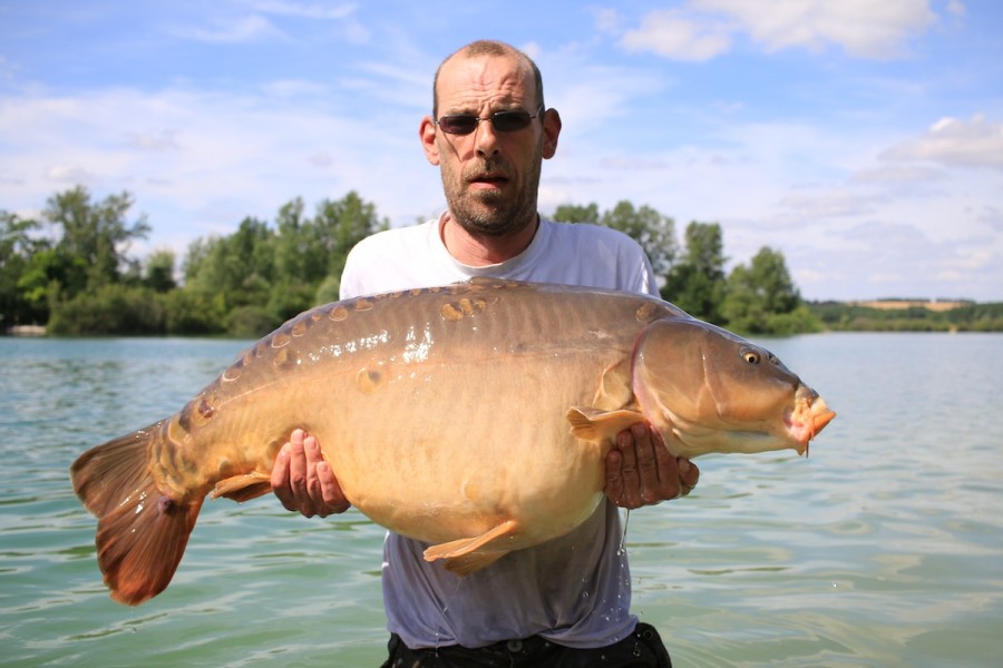 Ian Ball with 3 scales at 50lbs 12oz