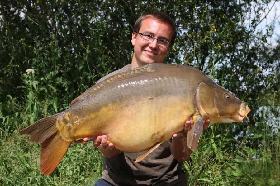 A nice 32lb mirror from Dunkerque