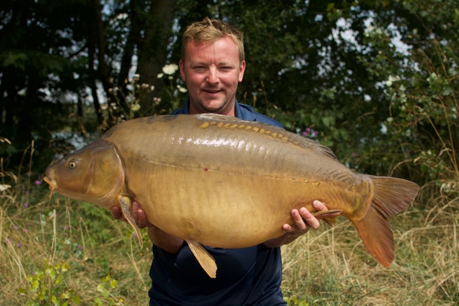 Lee with a PB 40lbs mirror