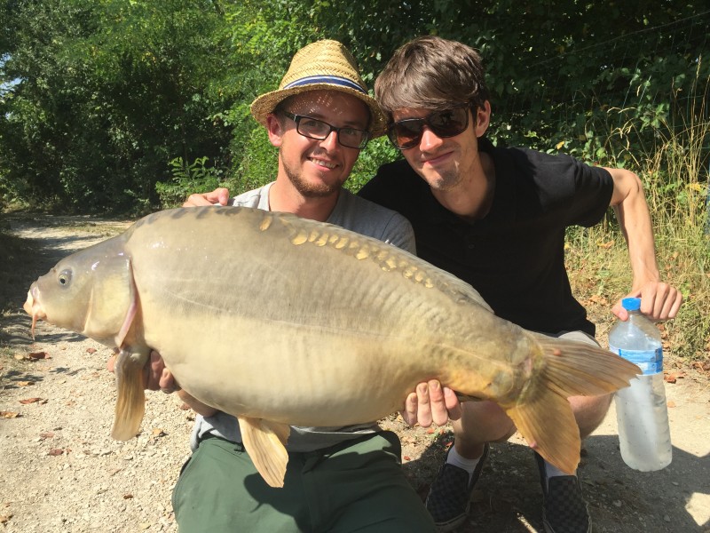 Spoons and Shaun Ladd loving life with a 29lb 4oz mirror