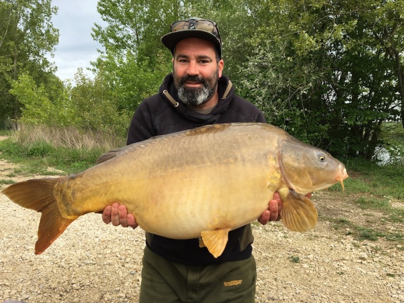 Steve Hebdon with a 32lb mirror from Tea Party 2