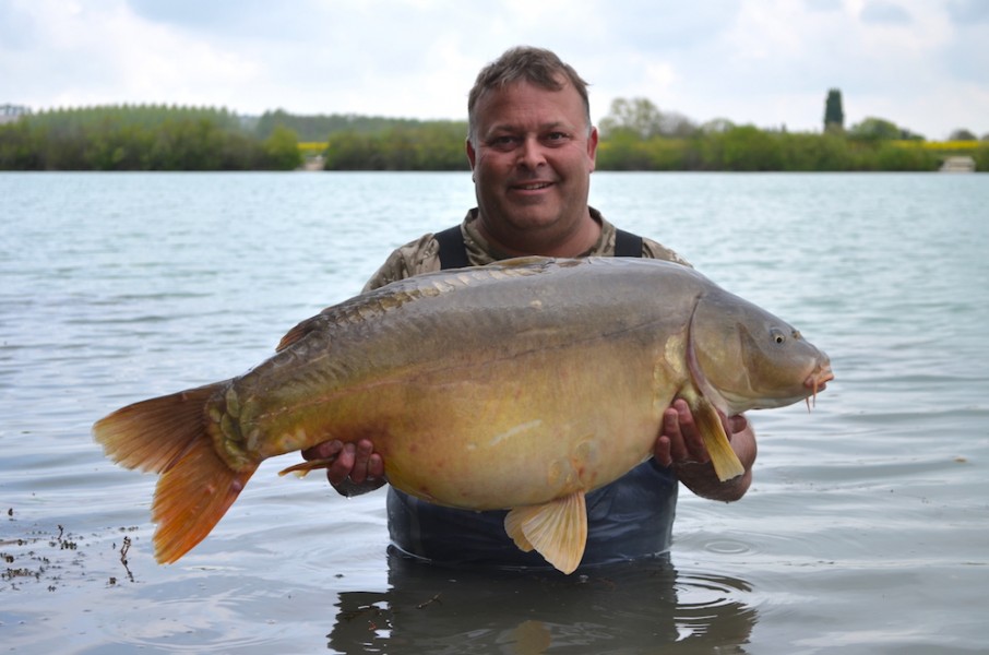 Dave Evans with a cracking 42lb Mirror from Tea Party 1 29.4.17