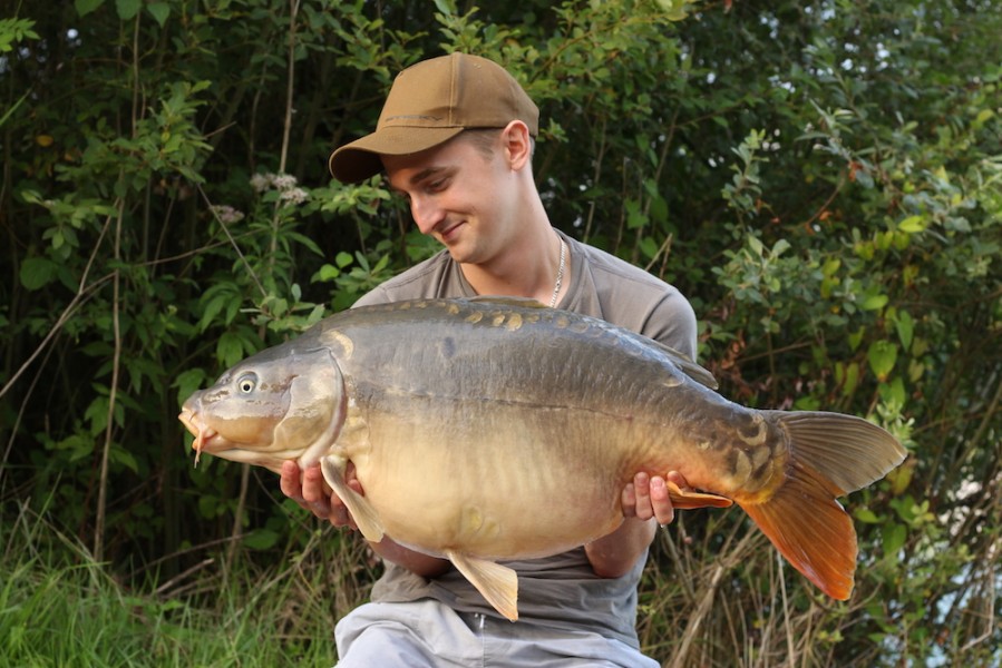 Rain Layzell with Lazy's mirror at 31lb2oz from the Poo 29.7.17