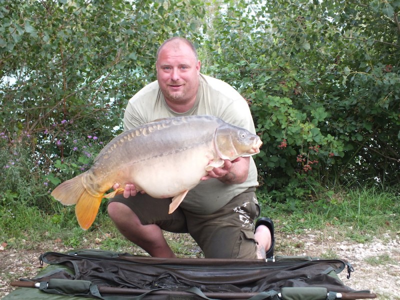 Martin Pettit with a cracking 33lb mirror from T2 29.7.17