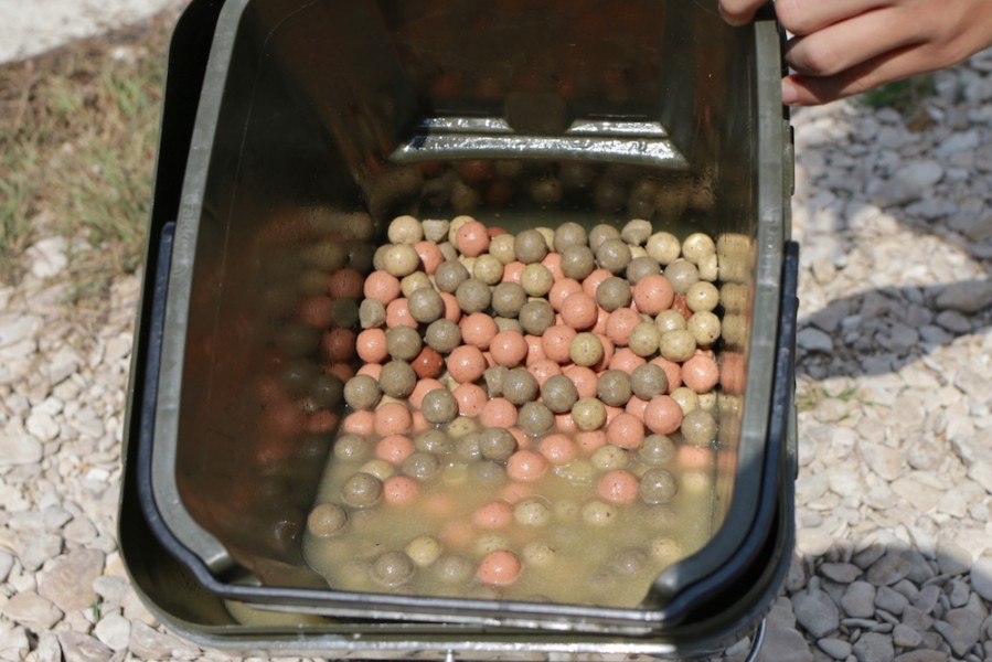 Darren and Dylan pre-soaked their baits for 24hrs before baiting up.