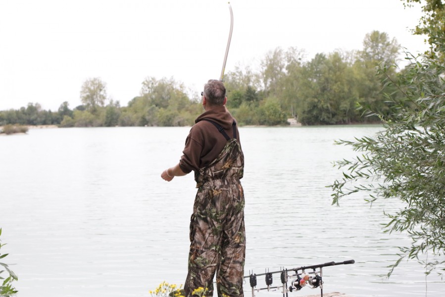 The throwing stick helps attract the fish back into the area immediately after a capture.