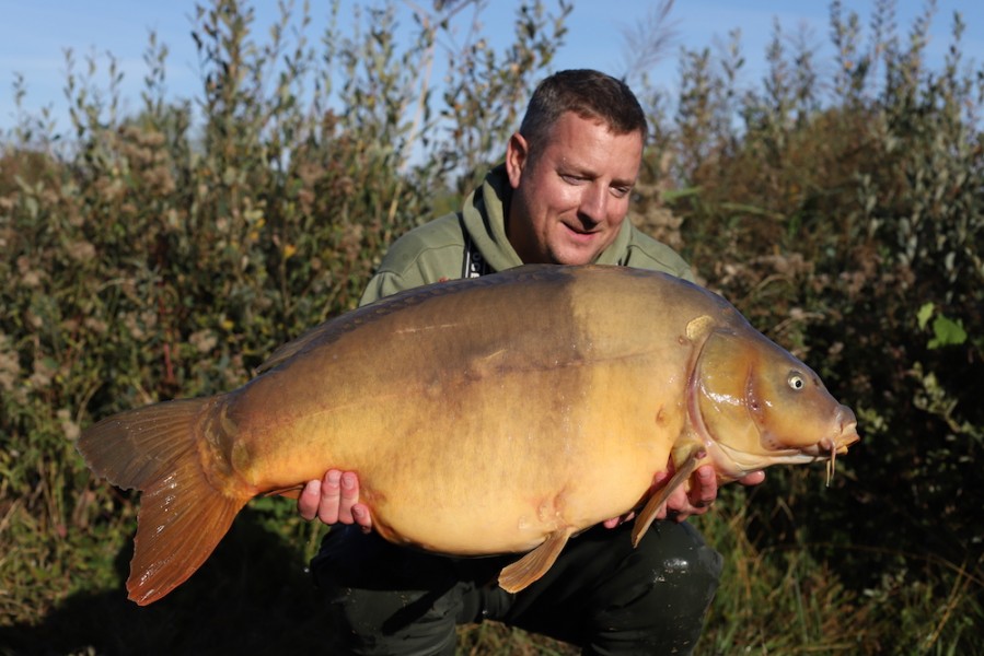 Phil Newman, 43lb, Billy's, 15.9.18