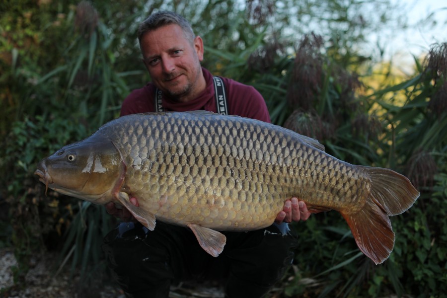 Phil Newman with the Korda Social Common  at 42lb 8oz from the beach 24.08.19