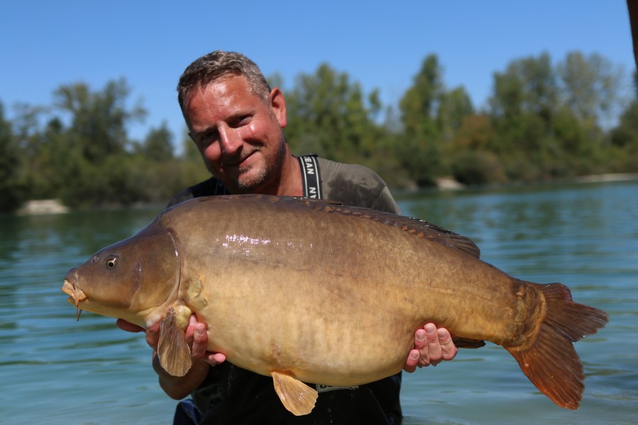 Phil Newman with Gelato at 38lb from the beach 24.08.19