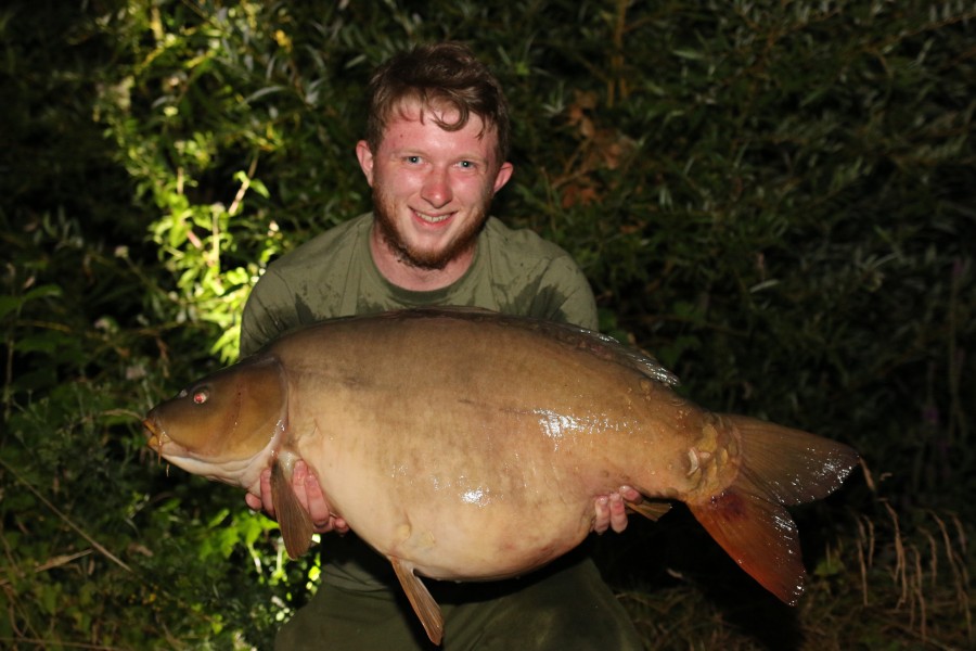 Young Tom in Turtles with "Missing link" at 38lb 12oz............