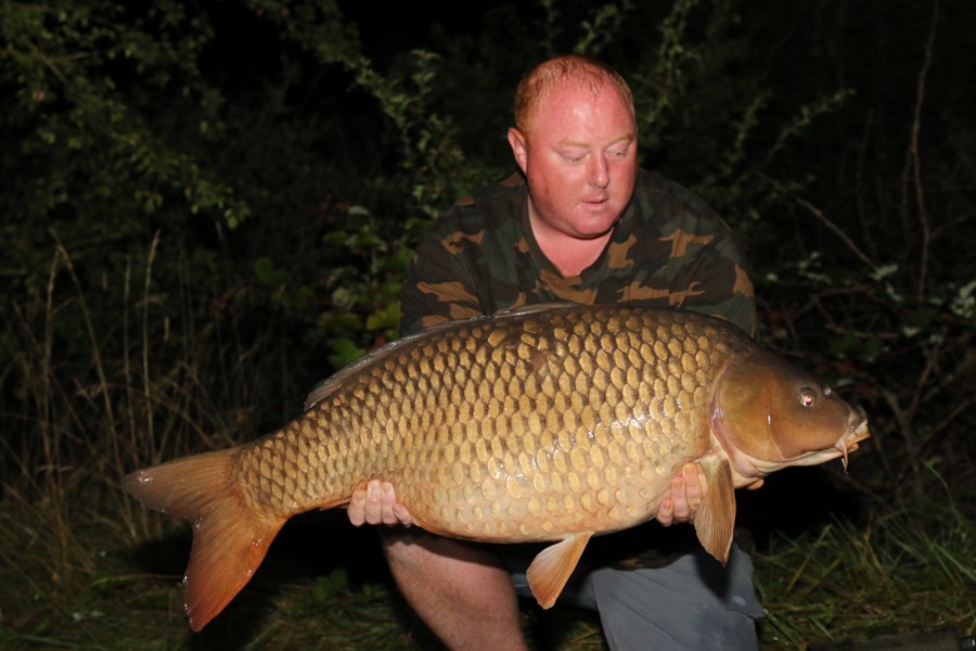 Charlie Brogden with a stunning common named "Polly" at 41lb 12oz.......