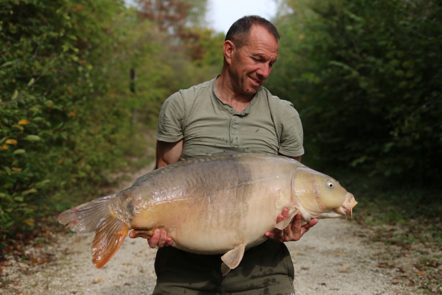 Mark Walford with "Phil Macracking" at 42lb 12oz....