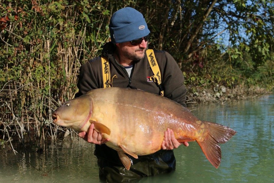 Here is "Frankie" at 52lb 8oz, new PB for Rob Guy.