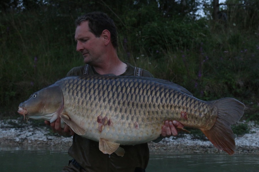 Nick in The Beach with The Long Common at 53lb