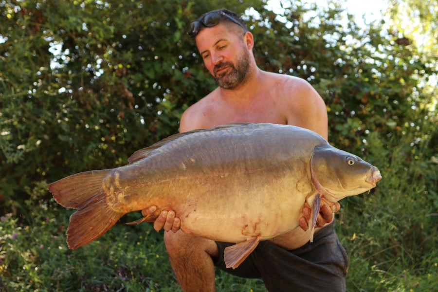 Lloyd with his new PB of Castro at 41lb