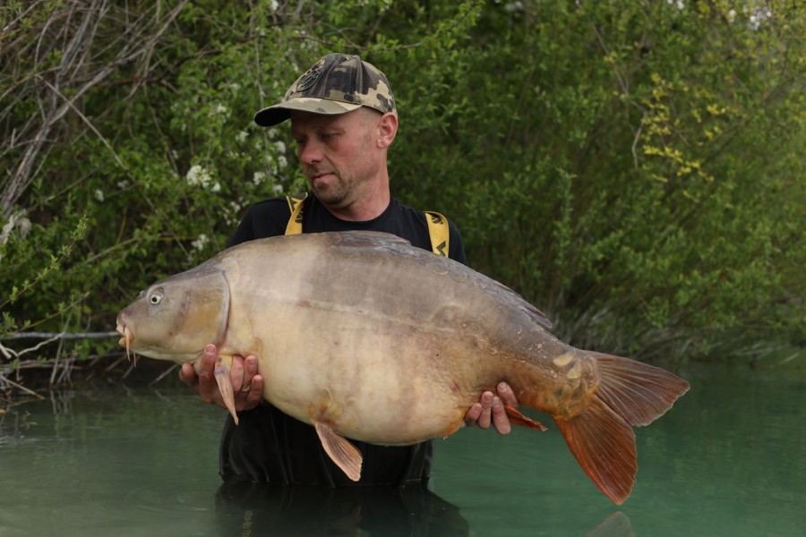 Mark in Decoy with his new PB 51lb 4oz - Frankie