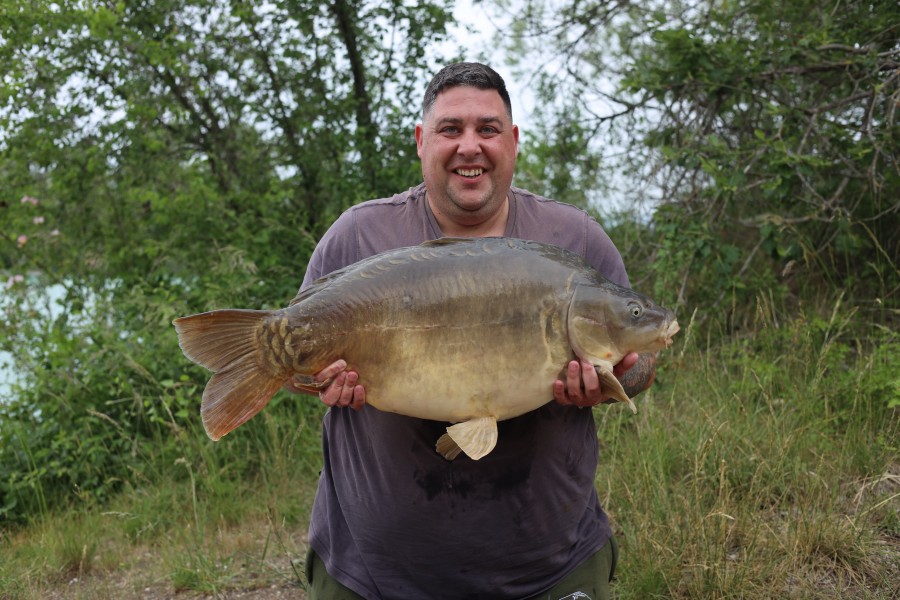 Garreth with 'fanta' 32lb 12oz PB