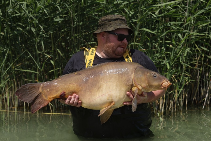 The Chinky at 35lb 4oz for Alex in TP2