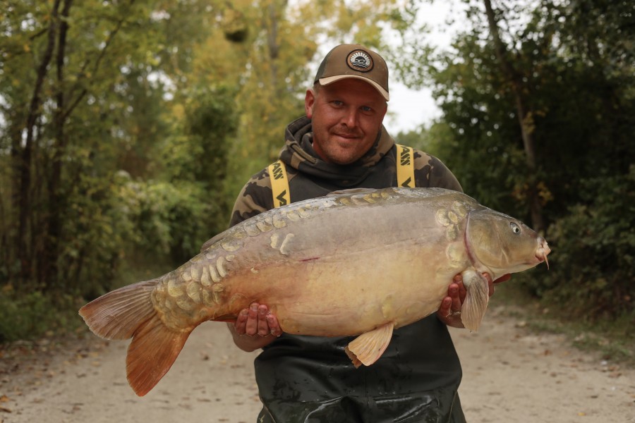Dave with Wilbur at 38lb from TP2