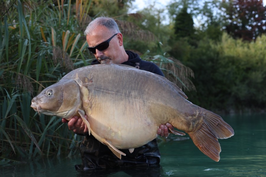 Carl in Beach with Eddy 50lb 4oz