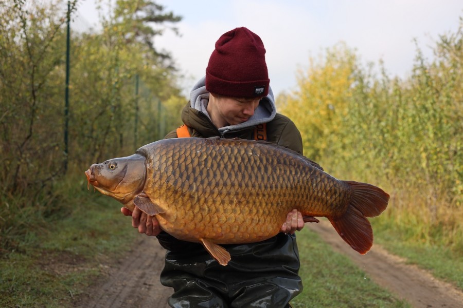 Ed in Billy's with The Ginger Common 37lb 8oz